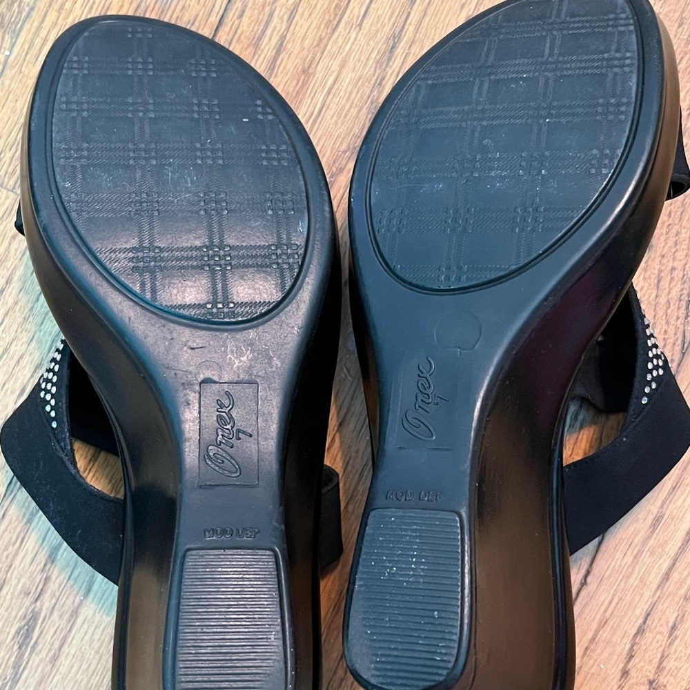 Onex Sparkly Platform Slides In 7 In Wonderful Co… - image 3